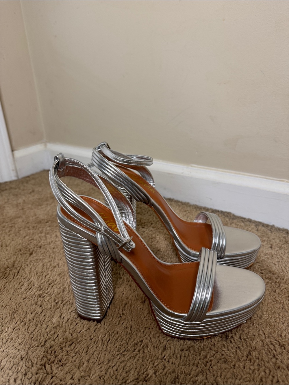 NEW Liliana Yuko Faux Leather Silver Platform Strappy High-Heel Sandals size 8
